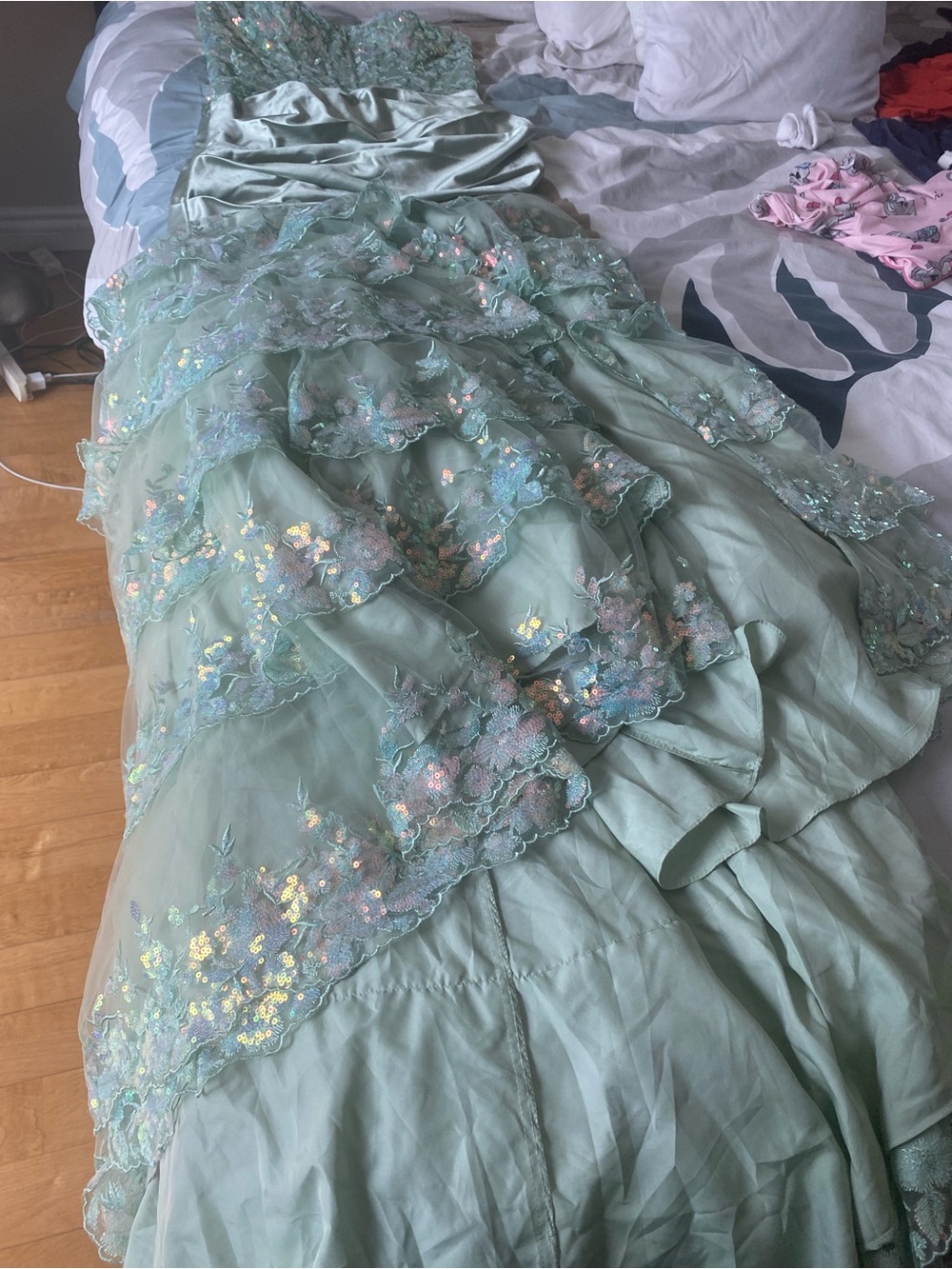 Prom dress/ fancy dress - Picture 2 of 5